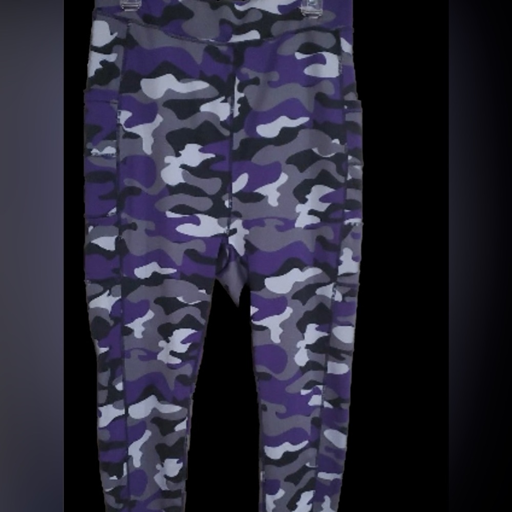 Purple camouflage crop Pop Fit leggings